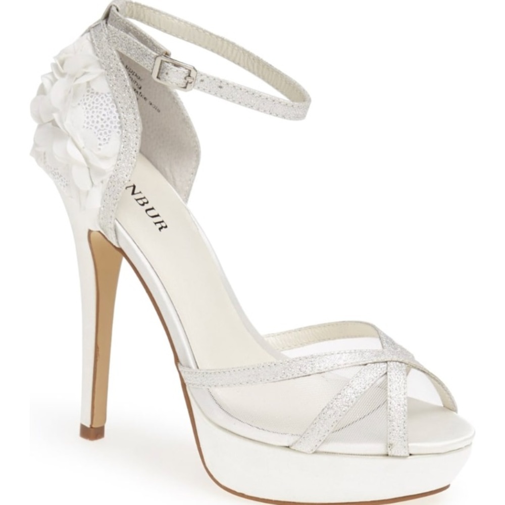 Menbur 'Iria' Satin Sandal